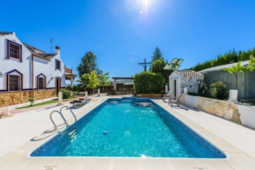 Encantadora casa rural con detalles únicos y un exterior de ensueño