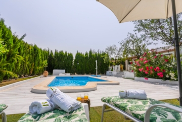 Spanische Finca mit Garten und privatem Pool