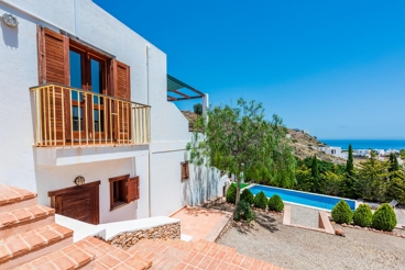 Villa in the impressive surroundings of the Cabo de Gata Natural Park