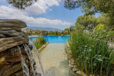 Casa de campo con estilo y  gran piscina