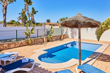 Andalusian villa close to the beach, perfect for families