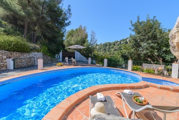 Spectacular villa in the middle of nature between Nerja and Frigiliana