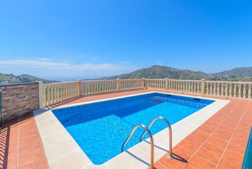 Nice villa with spacious outdoor between Frigiliana and Competa