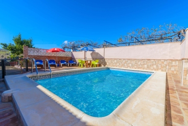 Villa all comfort with fenced private pool in Ardales