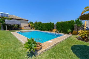 Preciosa villa con jardín cerca de la playa de Conil de la Frontera