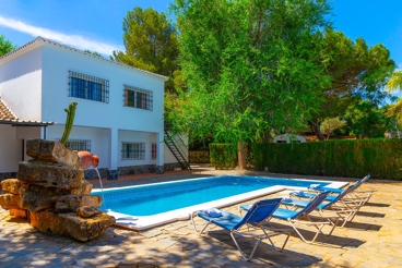 13-people holiday villa with air-con in the countryside of Seville province