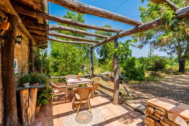 Rustic holiday home for 4 people near Portugal