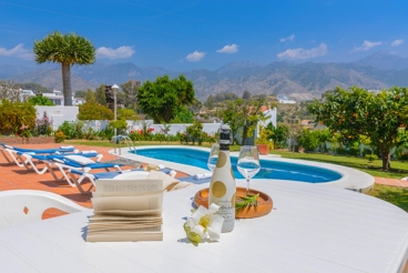 Spectacular villa near the beach, with views of Nerja