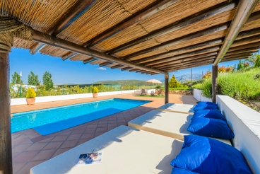 Cosy villa with chill-out area, ideal for groups