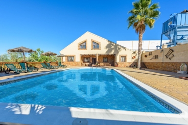 Huge holiday villa between Malaga and Cordoba - ideal for groups