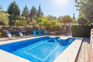 Casa rural con pintoresca piscina privada en Álora