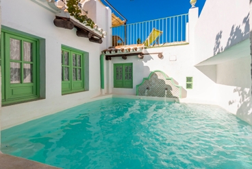 Gorgeous villa with Jacuzzi in the city centre