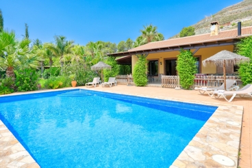 Modernes Ferienhaus mit hübschem Garten an der Costa del Sol