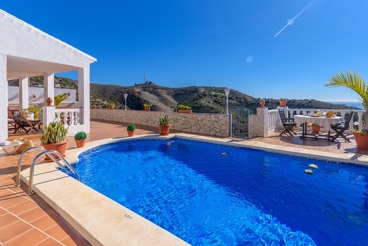 Holiday villa with panoramic views from the terrace