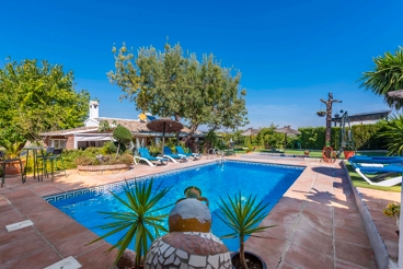 Marvelous house with pool and ping-pong table in Ronda