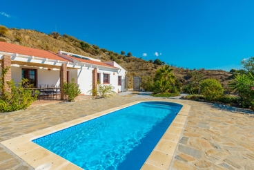 Holiday villa with relaxing outdoor area and panoramic views