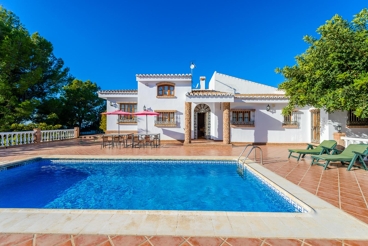 Charmante villa met ruim interieur in Nerja