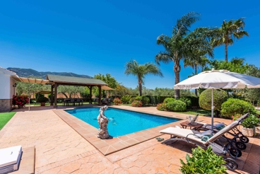 Fantastique Villa bien équipée avec piscine chauffée et jardin
