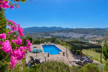 Splendid villa with Andalusian charm in the mountains