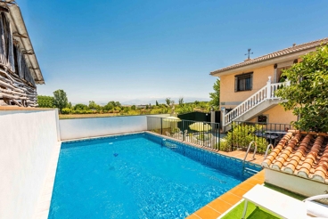 Traditionell andalusische Finca mit umzäuntem Pool - 10 km vom Flughafen Granada entfernt