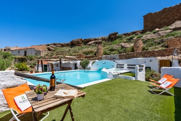Quaint cave house in Granada province - ideal for couples