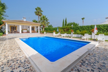 Lovely holiday villa with splendid outdoors in Cordoba province