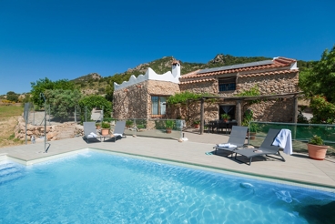 Cosy holiday villa with rustic decoration in the eastern area of Andalucia