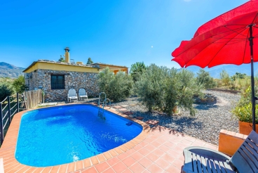 Bonita casa de vacaciones con paredes de piedra en Órgiva