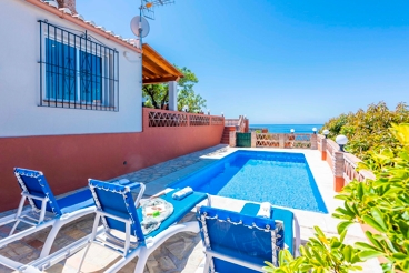 Casa de vacaciones con WiFi y vistas al mar en Almuñécar