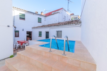 3-bedroom holiday villa with WiFi and air-con in the Sierra de Cadiz