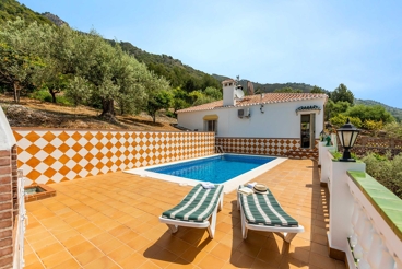 Holiday home with splendid private garden and lovely views in Frigiliana