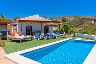 7-people holiday villa with fabulous panoramic terrace in Malaga province