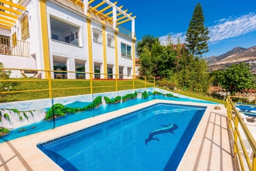 Light-filled holiday villa for groups near the beach in Benalmádena