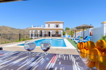 Maison de vacances pour 6 personnes avec piscine d´eau salée près du lac de la Viñuela