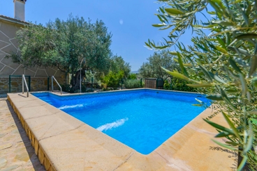 Idyllisch gelegenes Ferienhaus mit umzäuntem Pool in La Guardia de Jaén