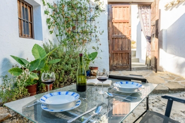 Rustic-style studio flat ideal for a couple in the heart of Andalucia