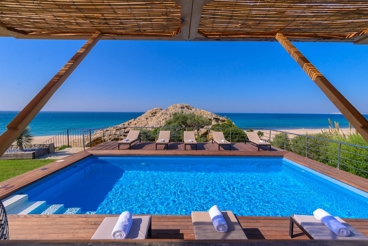 Magnificent beachfront luxury villa with direct access to the beach in Zahara de los Atunes