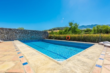 Villa avec joli jardin et piscine privée