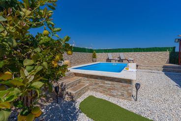 Schönes Ferienhaus mit geräumiger Terrasse und fabelhaftem Meerblick