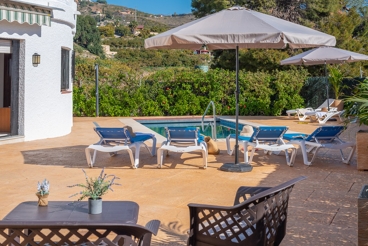 Ferienhaus mit jeglichem Komfort und spektakulärem Meerblick in Salobreña