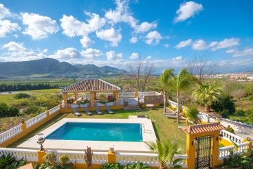 Ferienhaus mit Pool und Grill in Cártama.