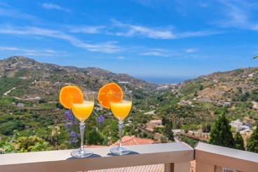 Aangenaam vakantiehuis met prachtig uitzicht, gelegen in de heuvels van Torrox.