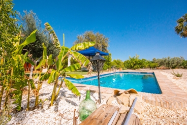 Vakantiehuis dicht bij het strand met openhaard en zwembad in Vera