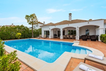 Luxe villa in Arcos de la Frontera, voorzien van alle comfort met tuin en prive zwembad