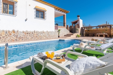 Grande villa avec piscine privée dans les montagnes d'Almáchar