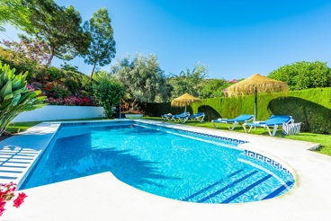 Casa con encanto rústico y precioso jardín cerca de los Montes de Málaga