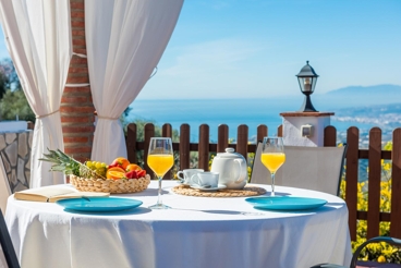 Charmantes Ferienhaus mit fantastischer Aussicht und beheiztem Pool in Torrox