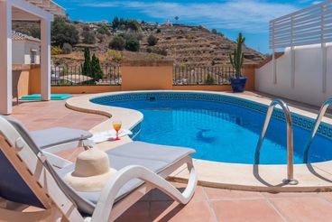 Encantadora villa con vistas al mar en Nerja