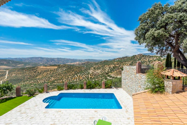 Magnífica casa rural ideal para grupos, con vistas de ensueño en Riogordo