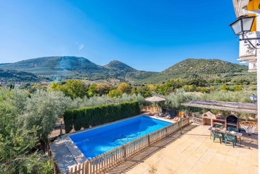 Maison avec piscine clôturée dans un magnifique cadre rural